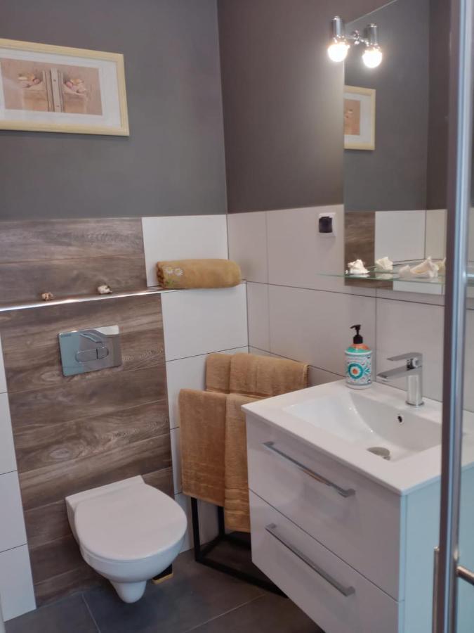 Sunny Bear Bed & Breakfast Jelenia Gora Bagian luar foto