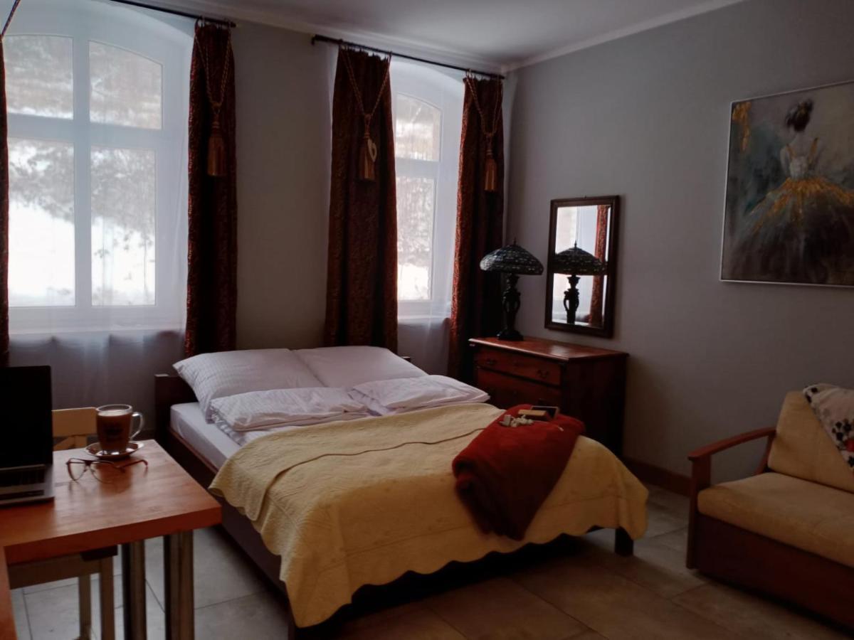 Sunny Bear Bed & Breakfast Jelenia Gora Bagian luar foto