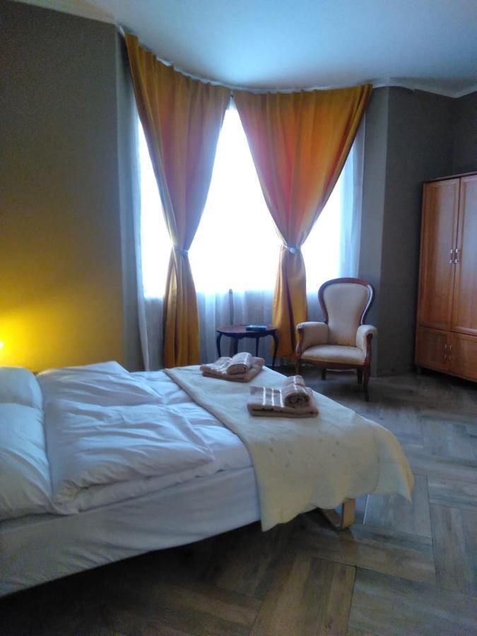 Sunny Bear Bed & Breakfast Jelenia Gora Bagian luar foto