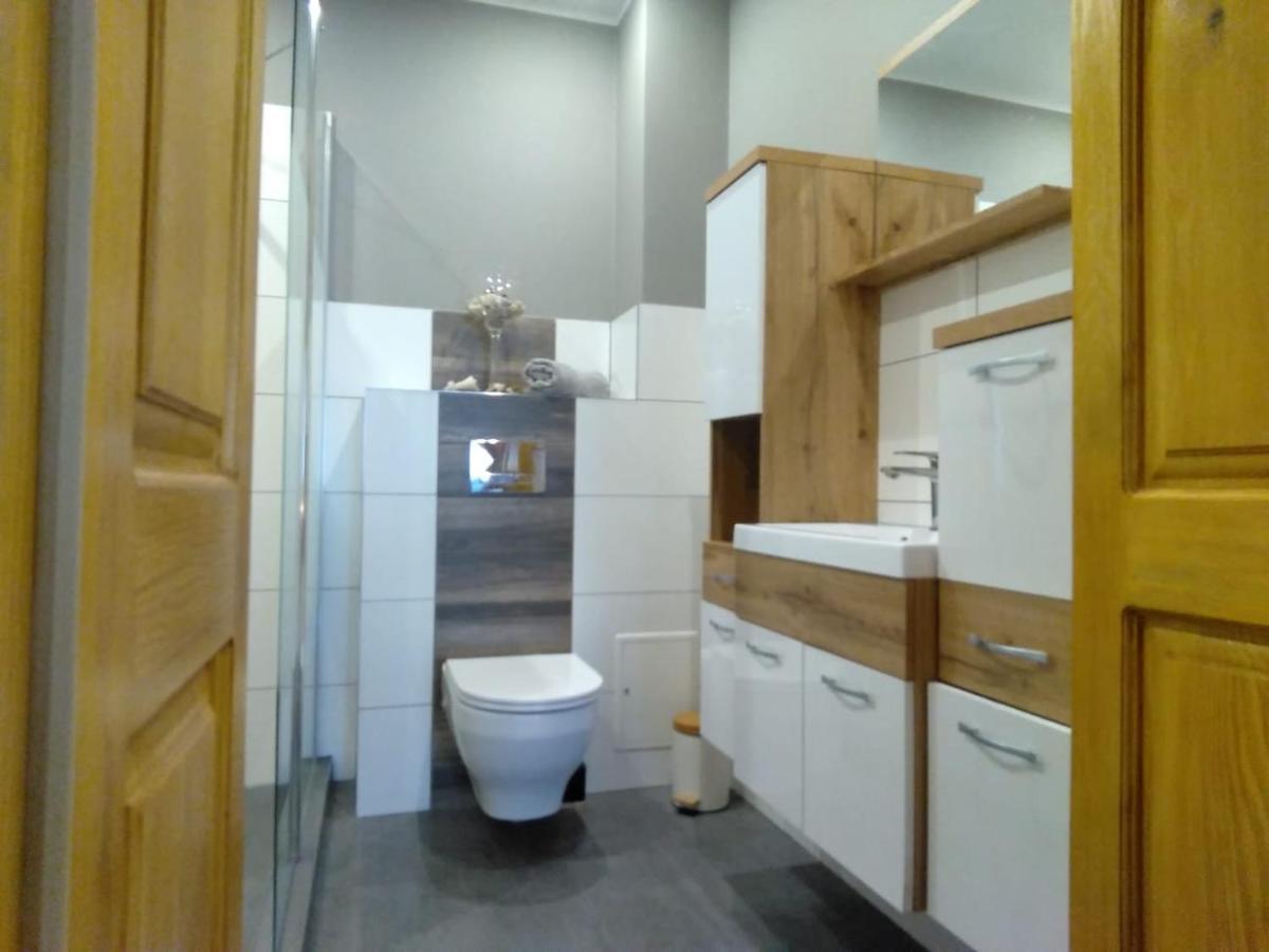Sunny Bear Bed & Breakfast Jelenia Gora Bagian luar foto